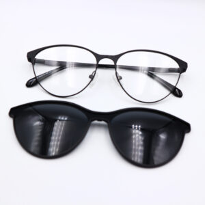 แว่นตาพร้อมคลิปออน DP33103 C1