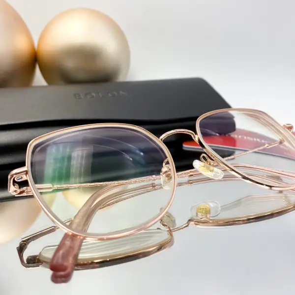 กรอบแว่น Bolon เลนส์ Essilor Eyezen start 1.50 Transition Amber2