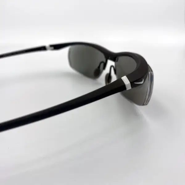 กรอบแว่น Nike เลนส์ Essilor 1.60 Varilux comfort max Transitions Grey4