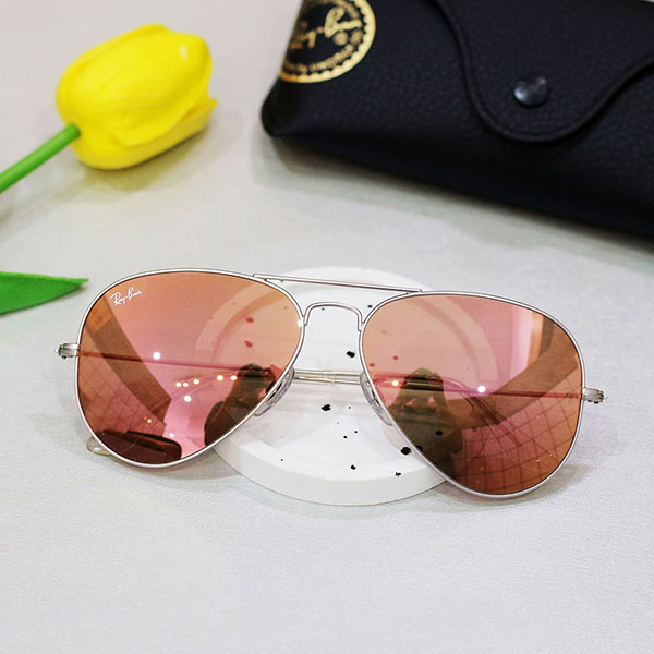 Ray-Ban Aviator silver frame sunglasses with pink gradient mirror lenses